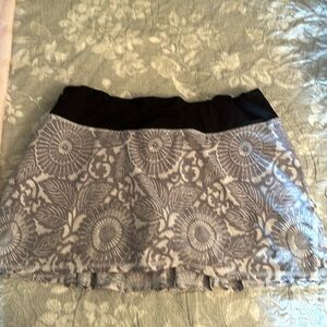 Lululemon Size 8 Skort